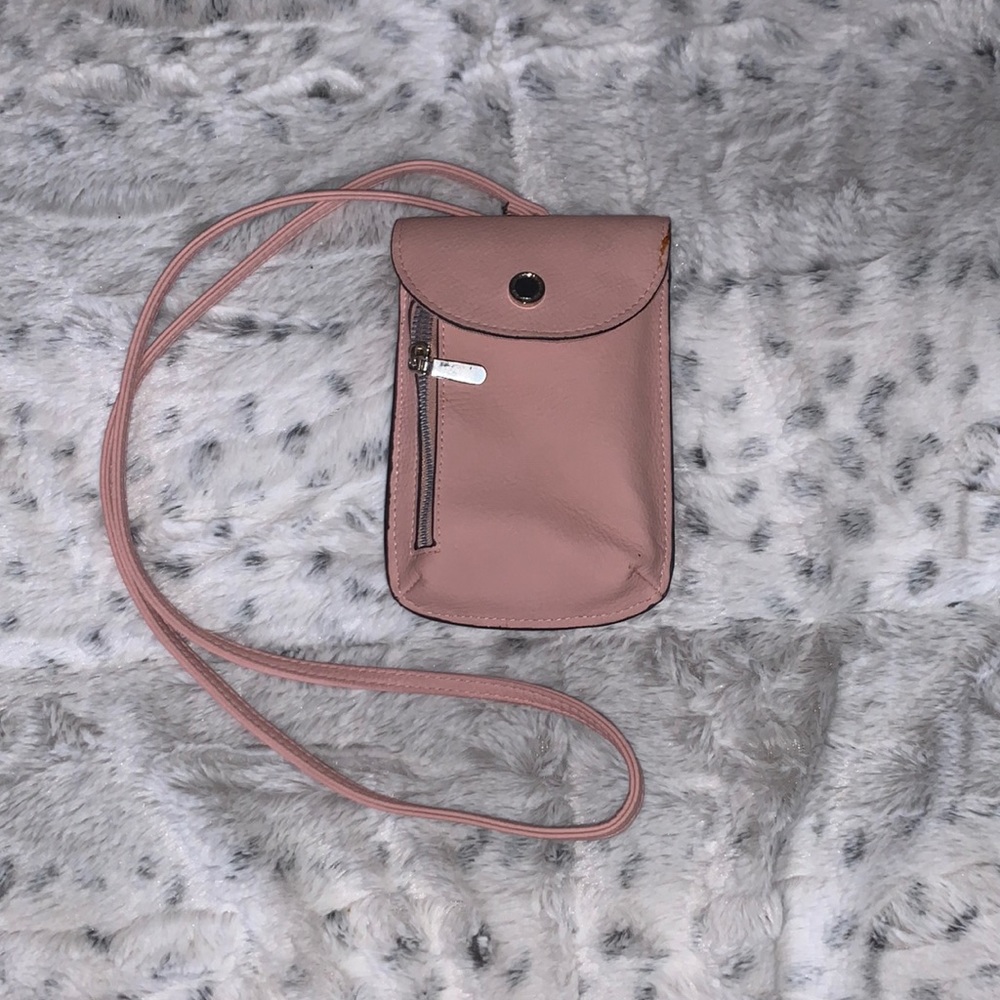 I am selling a purse!!!!